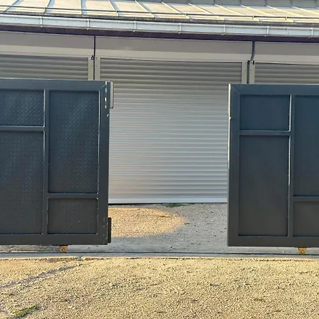 شقة Ab Radesine كونييتش